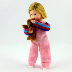 1:12 erna meyer flexible doll, Lea with teddy, little girl 8.5 cm