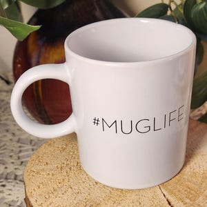 Taza de café minimalista #MUGLIFE / Taza de cerámica Room Essentials / Taza de café moderna blanca / Decoración de cocina de segunda mano / Regalo para amantes del café