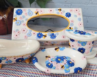Vintage Arnel Ceramic Bathroom Set | Hand-Painted Floral Daisy Bath Accessories | Cottagecore Vanity Decor | Tissue Box Cover Soap Dish Set
