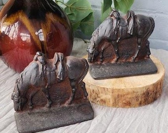 Vintage Cast Iron Horse Bookends Set – Western Cowboy Decor, Rustic Heavy Book Ends, Upcycled Ranch Style Office Shelf Decor, Pre-Loved