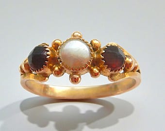 Antique Victorian 12ct Gold Pearl & Garnet paste Ring