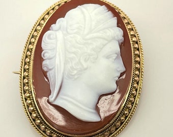 Victorian 15 ct Gold Sardonyx, Hardstone, Brooch , Juno .C1880 10.3 gms
