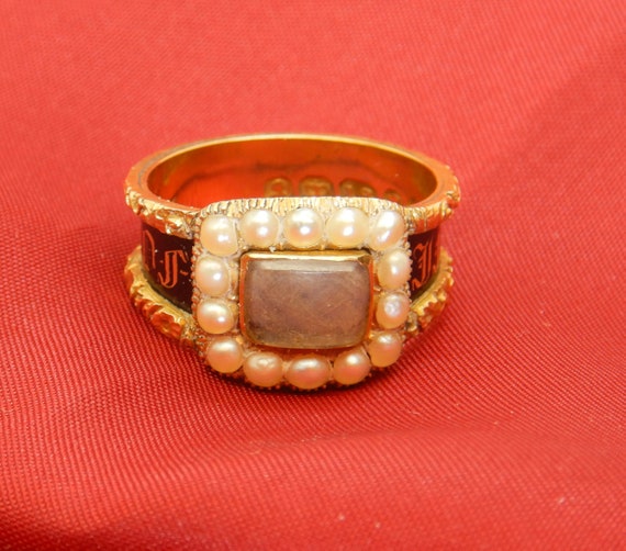 Antique Georgian 18 ct Gold & Enamel Memorial Mour