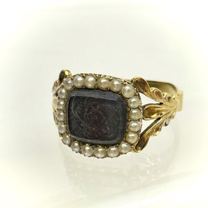 Antique Georgian 18 ct Gold Mourning Memorial Ring 1818