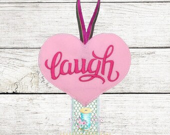 Parche de archivo de diseño de fieltro de bordado digital del soporte del arco del corazón de la risa