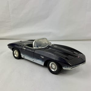 1961 Chevrolet Corvette Mako Shark, Die Cast UT Models 1/18 Scale