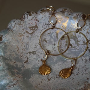 Minimalist golden long earrings with stainless steel shell