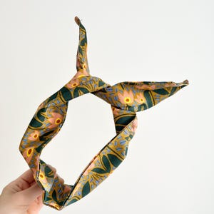 Diadema de alambre con estampado de tulipanes, diadema ancha, diadema con nudo para envolver el cabello, estilo pañuelo para la cabeza.