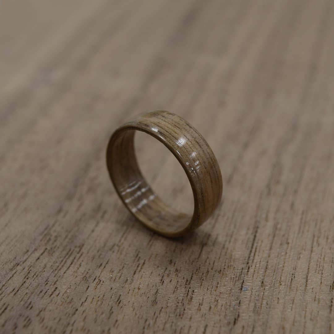 Walnut ring - Hand made bent wood ring - Wooden wedding band - Engagement ring -  Natural jewellery