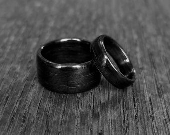 Black oak ring - Hand made bent wood - Alternative wooden wedding band - Custom engagement ring - 5th anniversary gift - Natural jewellery