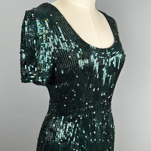 80er Jahre Oleg Cassini Party Kleid Schwarze Krawatte Grünes Pailletten Party Kleid, Grösse S