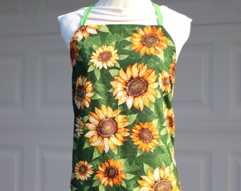 Fully Adjustable Aprons, One Size Fits Most, Handmade, Adult Aprons, Made in Canada, 100% Cotton, Gifts for Mom, Gifts for Dad, Kitchen Gift