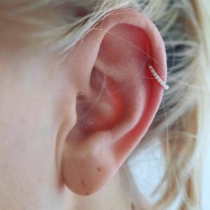 14 karaats massief gouden opaal conch helix hoop clicker oorbel piercing