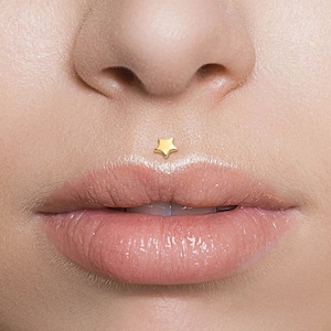 14K massief geel en witgouden ster piercing met bioflex labret voor neus, lip, philtrum, conch, oor kraakbeen piercing