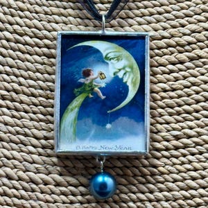 Ciondolo vintage di Capodanno saldato, regalo per lei, ciondolo a palloncino di Capodanno, ciondolo a cherubino, cartolina vintage, ciondolo reversibile