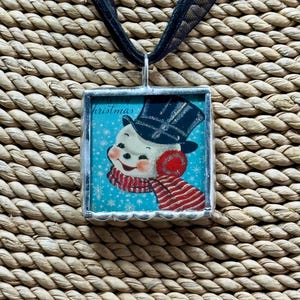 Pendentif soudé bonhomme de neige vintage, pendentif bonhomme de neige de Noël, carte postale vintage, pendentif réversible, cadeau pour elle, collier, cadeau de Noël
