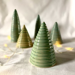 Cerámica de gres esmaltado verde suave brillante Contemporáneo Moderno minimalista Adorno de árbol de Navidad Objet D'art imagen 1