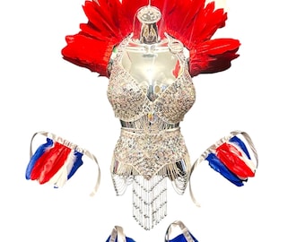 Cuello de corista con plumas rojas, blancas y azules, puños para brazos y piernas, traje de carnaval