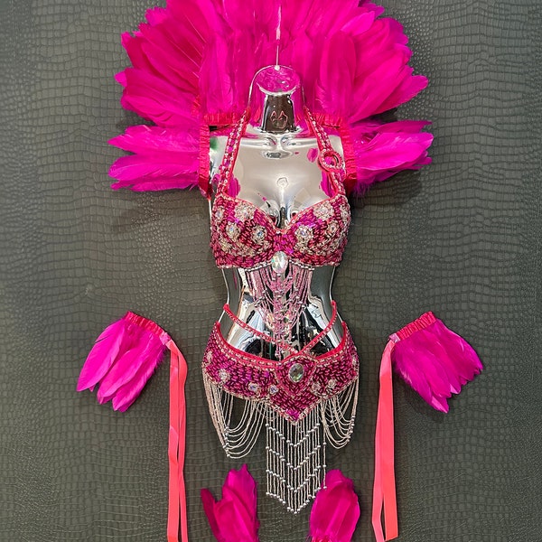 Ensemble plumes roses Showgirl col châle et manchettes pour le carnaval de samba