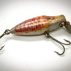 Vintage wooden red/silver crankbait
