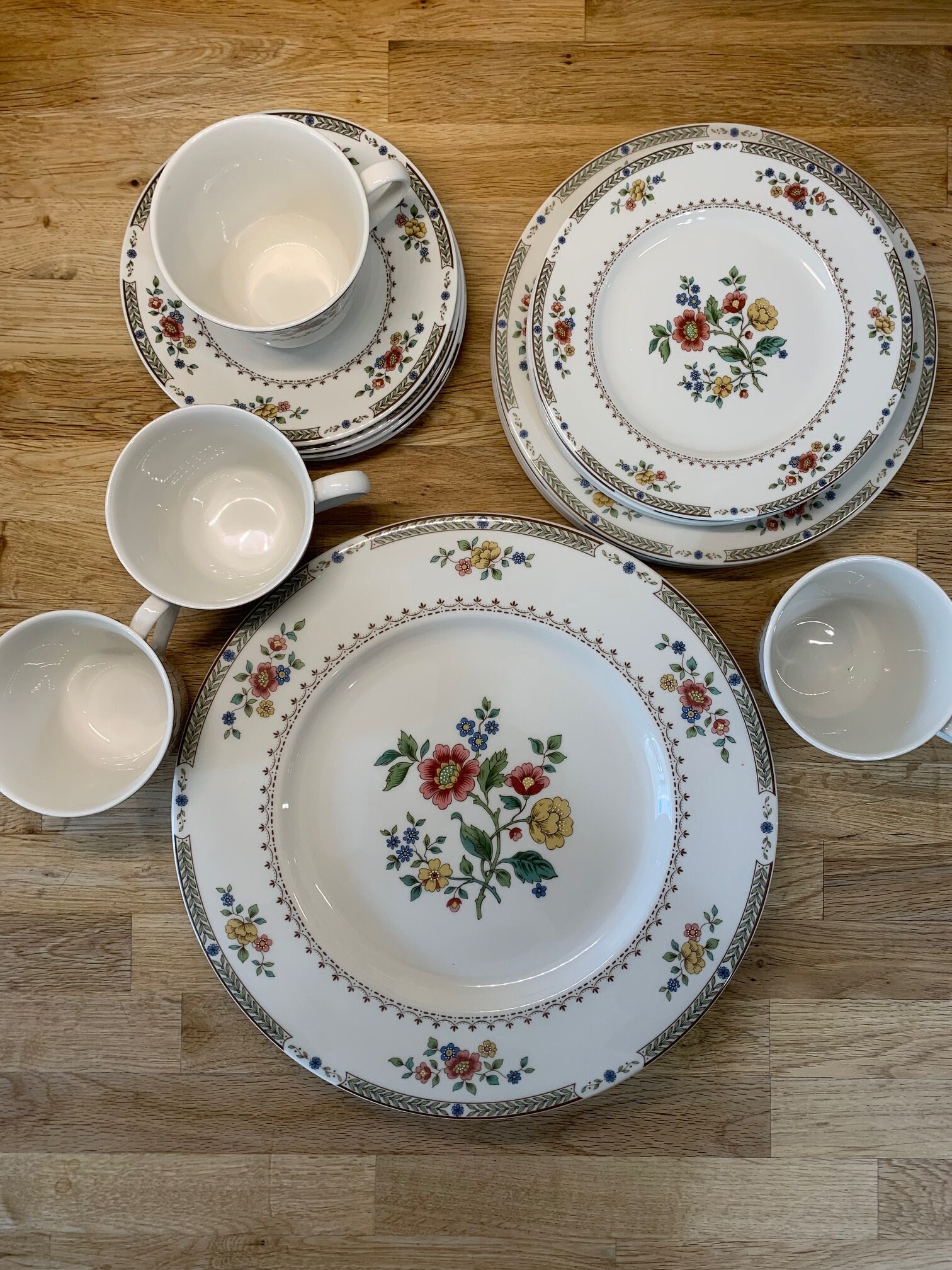 ロイヤル ドルトン　キングスウッド ボウル＆プレート　5セット SALE- Kingswood by Royal Doulton Fine China- per Set Was 320.00 - Etsy