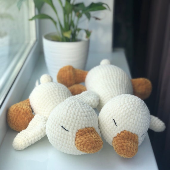 Sleepy Duck Crochet Pattern | Amigurumi Plush PDF Tutorial