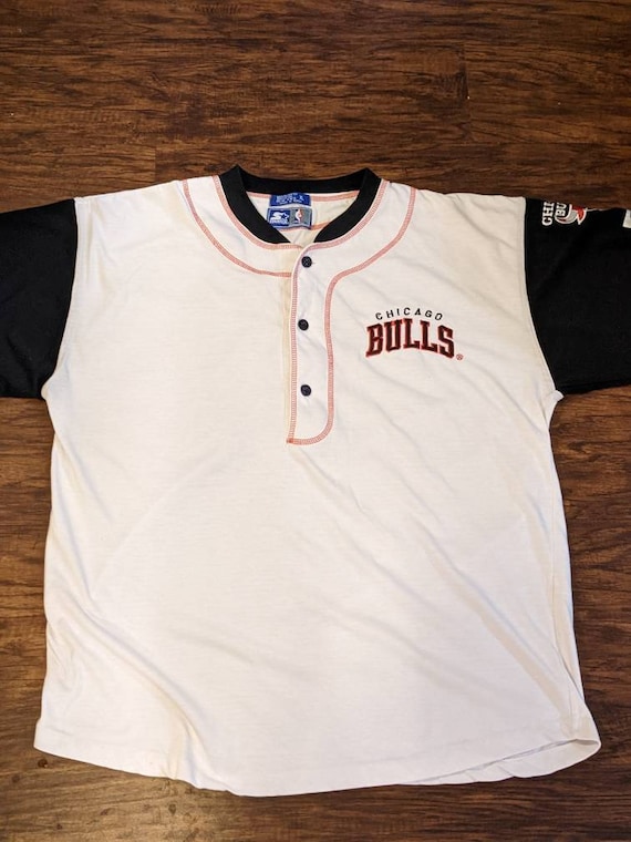 Vintage 90s Starter Chicago Bulls Baseball Jersey Size L