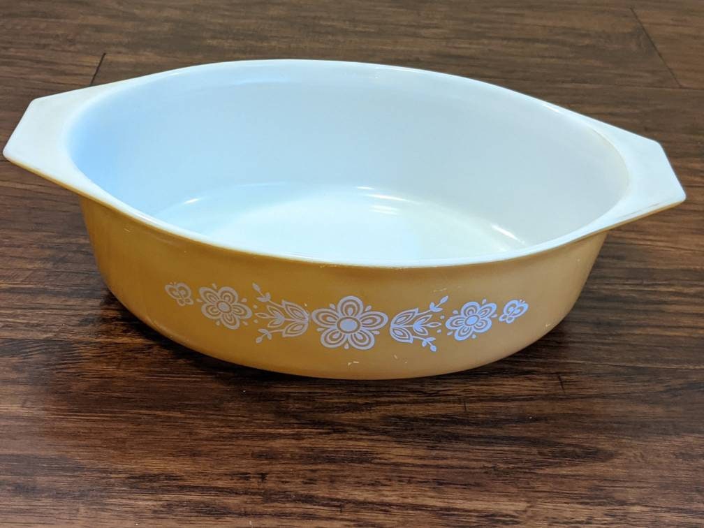 Pyrex Butterfly Gold 2 1/2 Qt Casserole Dish 1970s Vintage Made in USA