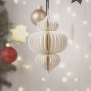 Lot de 3, 6 ou 9 ornements en papier blanc cassé pour fleurons | Décoration Scandi blanc cassé | Décoration en papier Hygge | Décorations en papier | Ornement recyclable