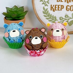 Llavero de juguete de papel hecho a mano con forma de mini cupcake de oso de San Valentín