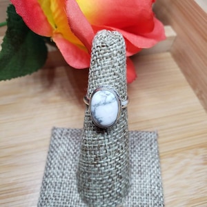 White Turquoise buffalo ring/ howlite /.925 sterling silver/ handmade jewelry /gift for her/ white turquoise/ Made in USA
