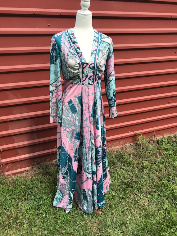 1970’s Keyloun Robe