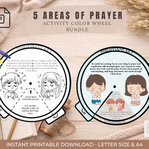 Può includere: Un pacchetto di ruote cromatiche di attività stampabili con il testo "5 Aree di preghiera". Il design presenta illustrazioni di bambini che pregano, versetti biblici e istruzioni per l'assemblaggio. Include il download PDF per formato Lettera e A4.