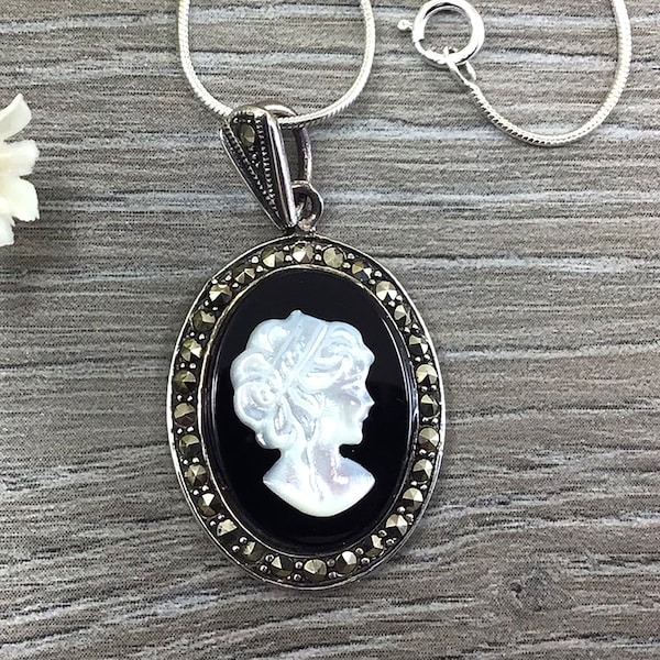 Cameo sterling silver Pendant necklace,Sterling Silver Chain,Vintage classic lady profile cameo mother of pearl pendant Mother's Day Gift