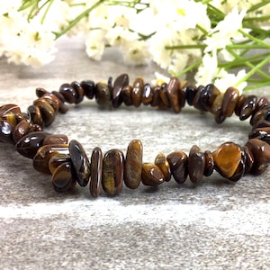 Brown Tigers Eye Bracelet, Chips TigerEye Bracelet, Stretchy Bracelet, Anxiety relief healing protection balancing bracelet for women