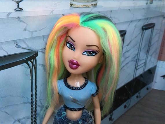 green hair bratz doll