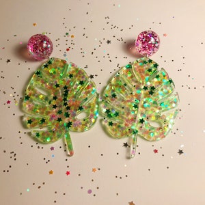 holographic monstera