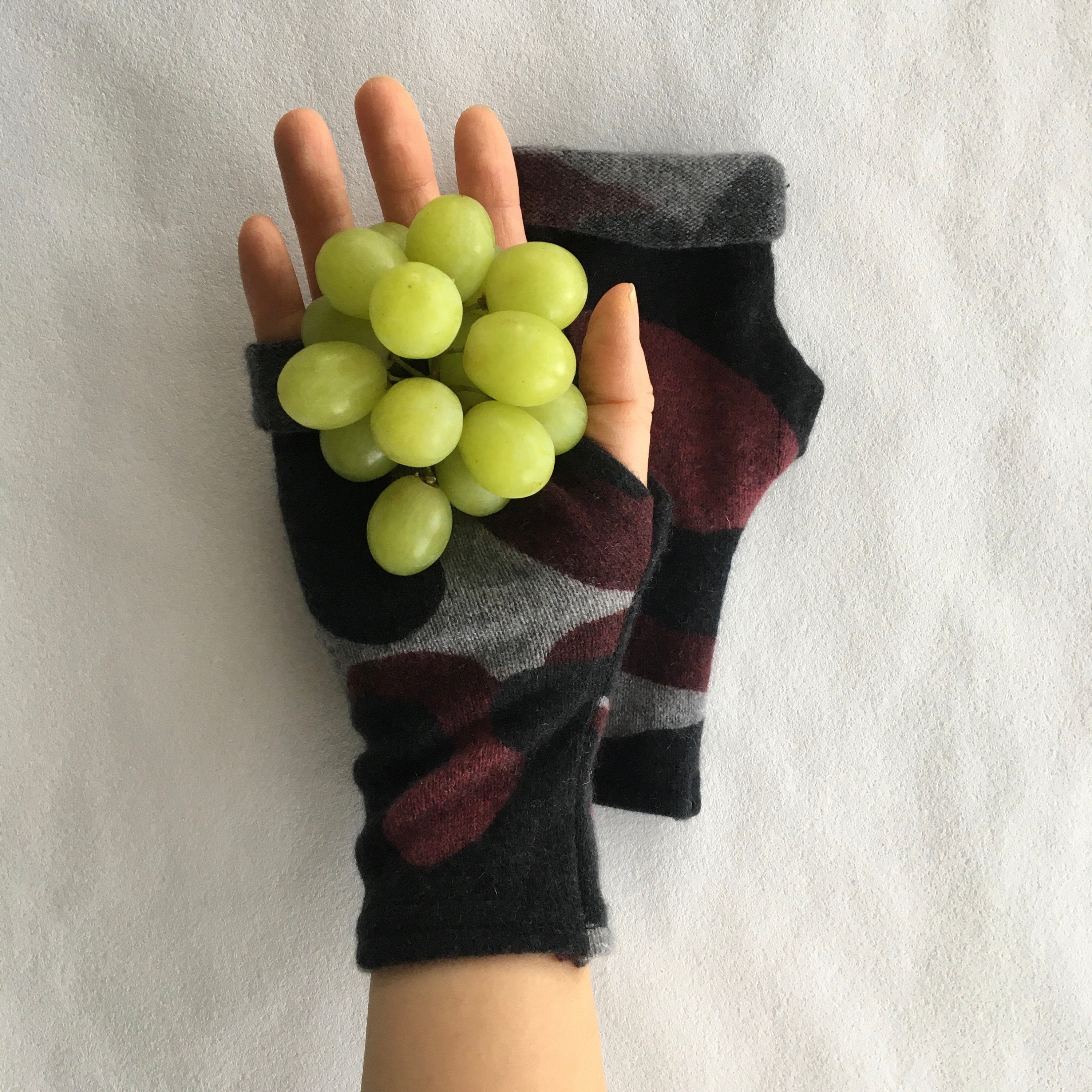 Recycled Cashmere Fingerless Gloves 