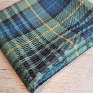 Chute de tissu 100% laine à carreaux écossais / tartan ancien en sourdine Stewart Hunting pour des projets d'artisanat, de rembourrage et de patchwork