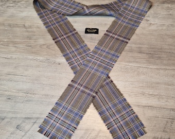 Cinta de boda Highlander Wanderer 100% lana con estampado tartán/cuadros y flecos, 140 cm x 7 cm.