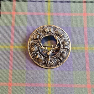 Vintage Style Stag brooch ideal for Plaid, Sash, Wrap, Shawl or big scarf.                                  Size 7.5cm diameter