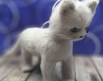 リアルなグレーの猫のかぎ針編みパターン：あみぐるみ子猫（PDF