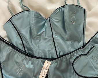 Conjunto de tres piezas de satén Playboy 80C/75D/85B