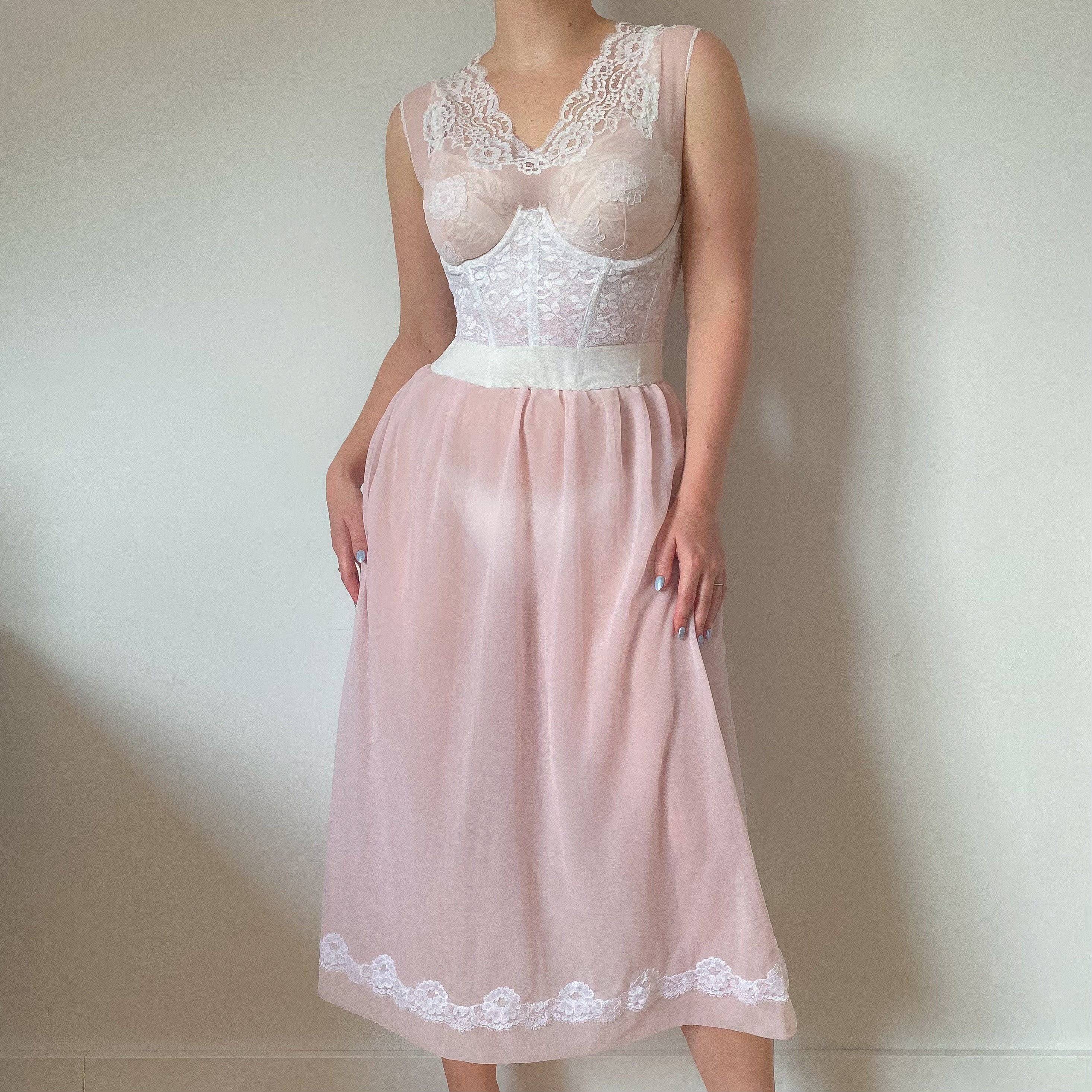 The Samantha Lace Dress-Pink