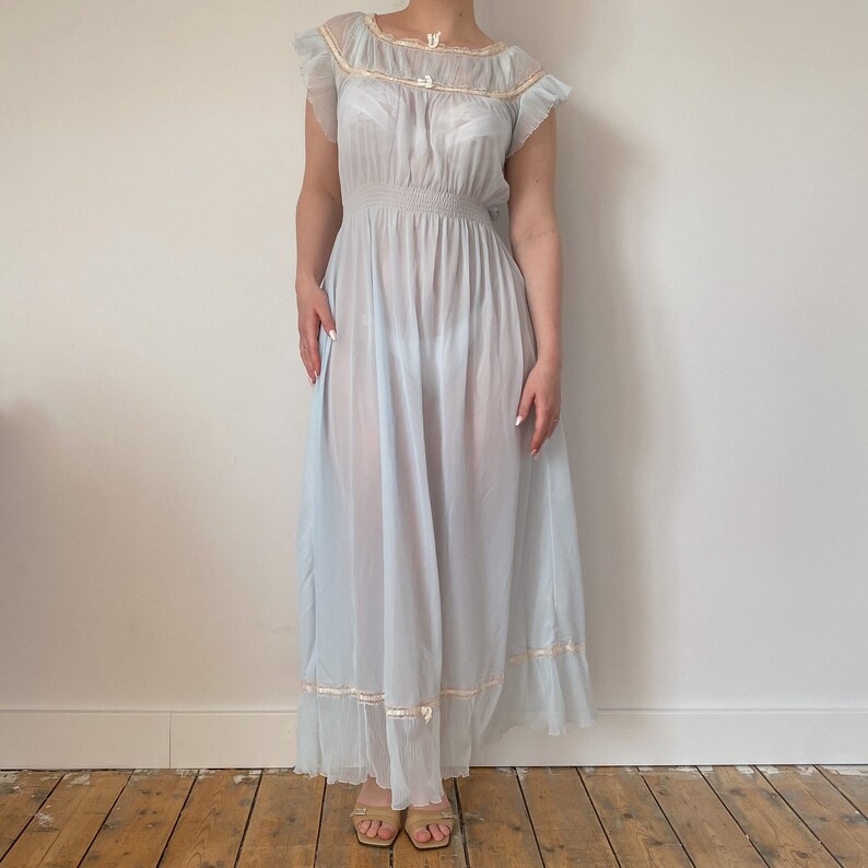 the CHILLI maxi - soft blue floral