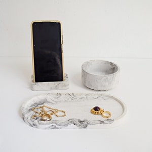 Set Oval concrete tray with concrete bowl and concrete phone stand, concrete decorative tray, phone holder for desk, concrete gift set of 3 image 1