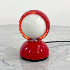 Rode Eclisse tafellampen van Vico Magistretti voor Artemide, jaren 60.