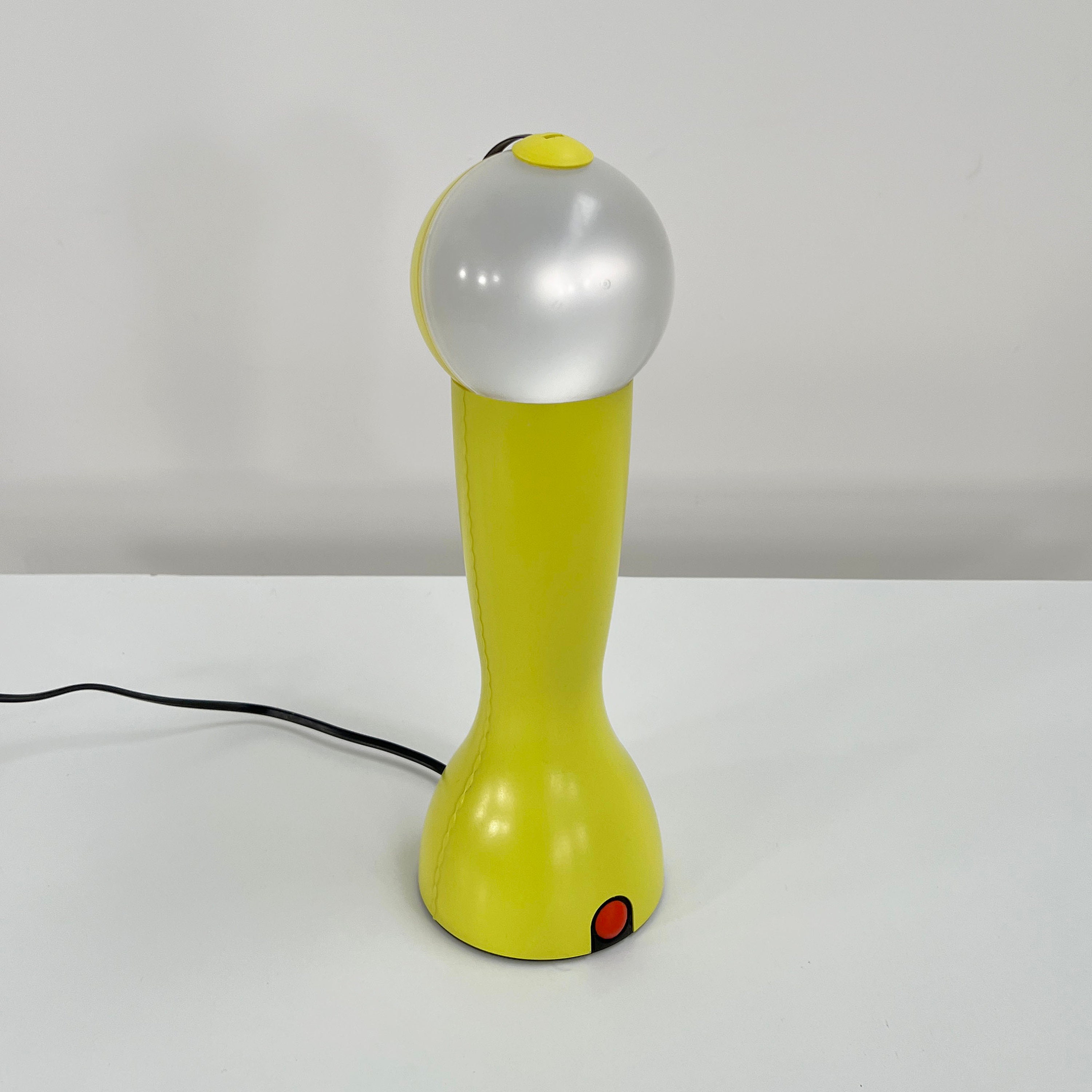 lampe de bureau gilda jaune par silvia capponi pour artemide, 1990s