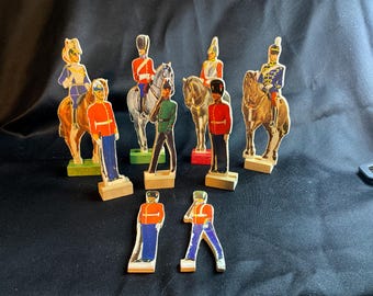Soldados de juguete de Chad Valley: juego de oficiales montados de la década de 1930