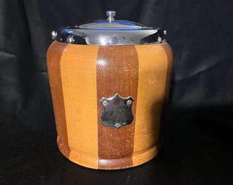 Cubo de hielo de madera de los años 60 con escudo plateado
